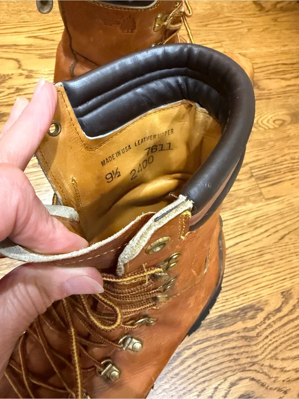 Vintage Sheboygan 7611 Hiking Work Boots Men's 9.5 Made in USA Vibram Sole